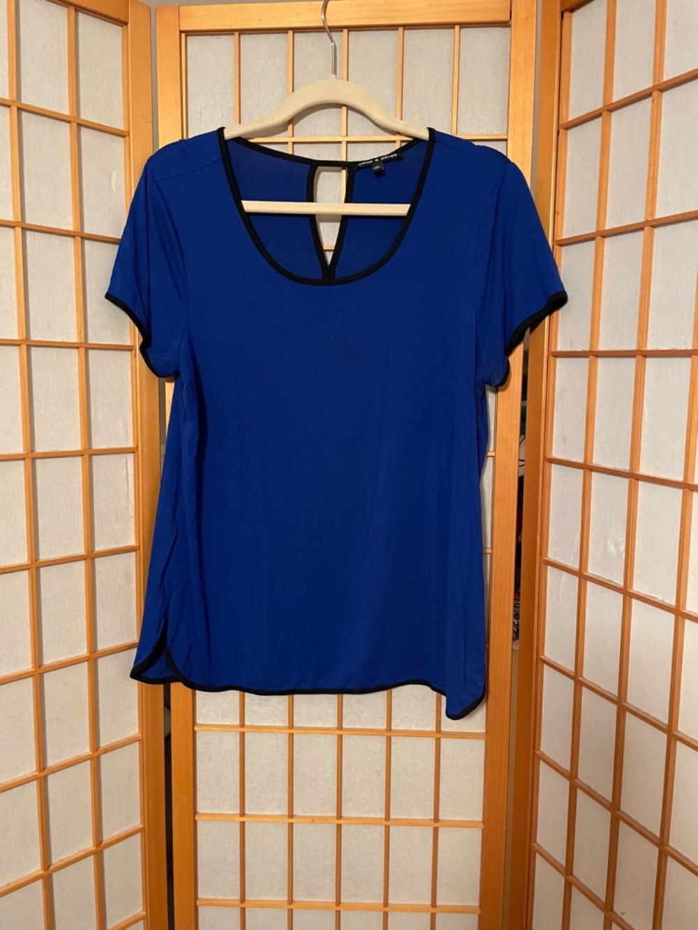 Cable & Gauge Women’s Size XL Black & Cobalt Blue Short Sleeve Top Black Trim